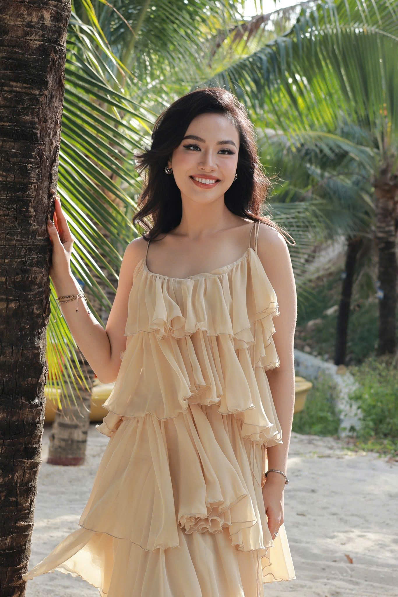 post-image-a-hau-thuy-tien-phan-hoi-binh-luan-kem-duyen-ve-viec-chuc-mung-miss-cosmo-2025