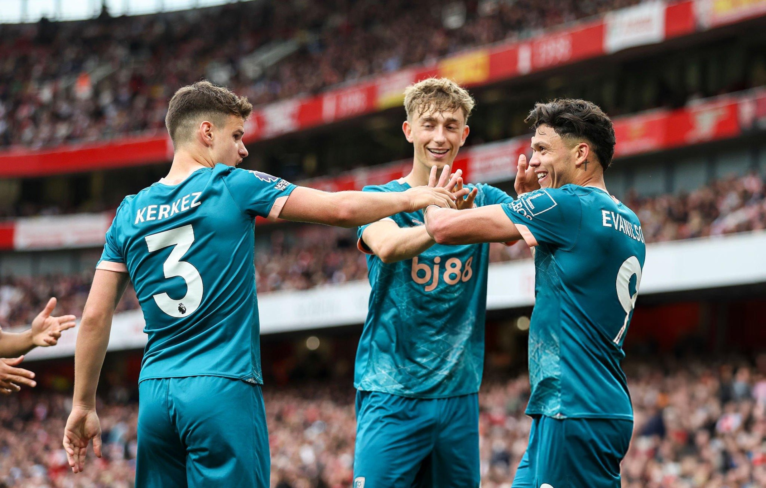 post-image-arsenal-doi-mat-nguy-co-mat-vi-tri-thu-hai-tai-premier-league-sau-that-bai-truoc-bournemouth