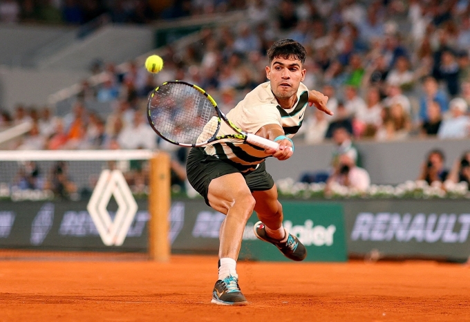 post-image-carlos-alcaraz-chien-thang-nhoc-nhan-tien-vao-vong-bon-roland-garros-2025