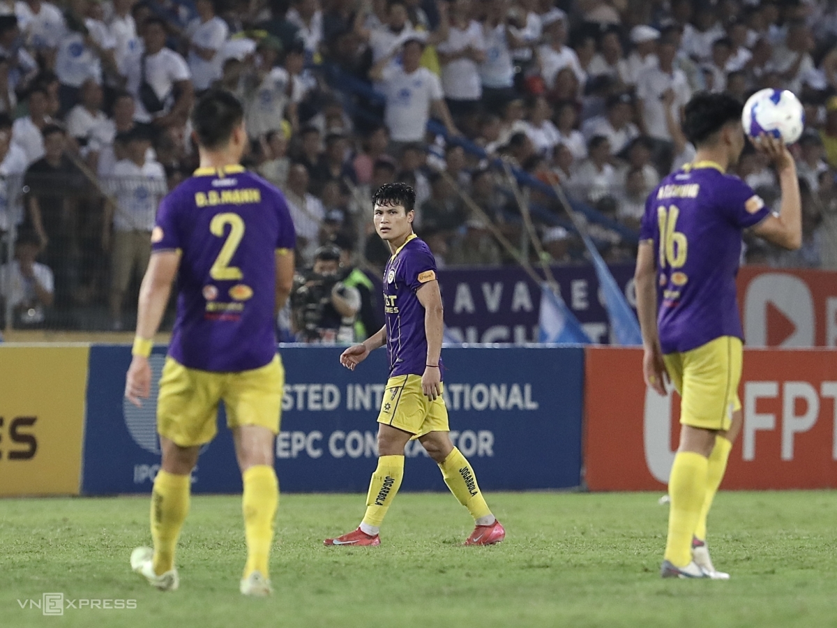 post-image-cau-thu-ha-noi-fc-phan-ung-voi-hlv-nhat-ban-o-tran-thua-nam-dinh
