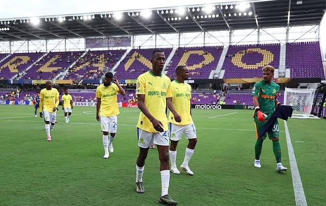 post-image-fifa-club-world-cup-tran-dau-chi-co-600-khan-gia-bi-chi-trich-la-tham-hoa