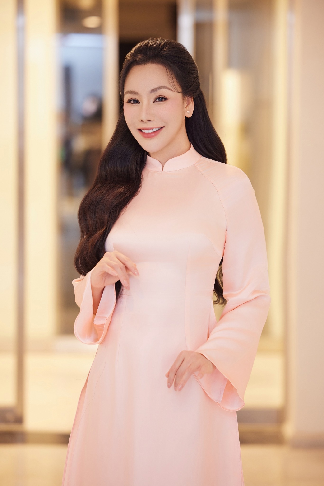 post-image-ho-quynh-huong-chuan-bi-ket-hon-o-tuoi-45-tiec-cuoi-rieng-tu-tai-ha-long