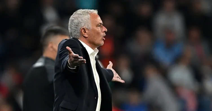 post-image-jose-mourinho-gay-soc-toi-tung-dong-xu-de-chon-doi-hinh-fenerbahce
