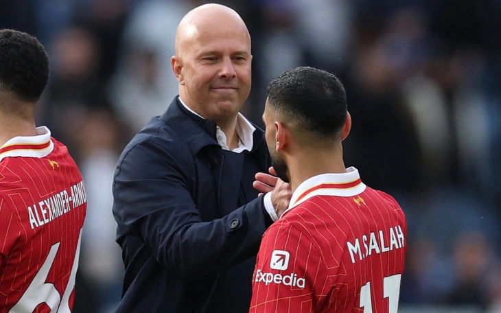 post-image-kylian-mbappe-vuot-mat-mohamed-salah-gianh-chiec-giay-vang-chau-au-2024-2025