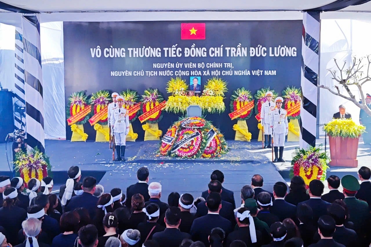 post-image-le-an-tang-nguyen-chu-tich-nuoc-tran-duc-luong-dien-ra-trang-trong-tai-quang-ngai