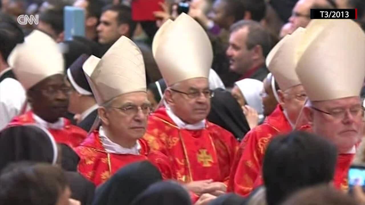 post-image-mat-nghi-hong-y-chua-bau-duoc-giao-hoang-moi-khoi-den-boc-len-tu-vatican
