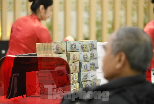 post-image-ngan-hang-doi-mat-thach-thuc-khi-lai-suat-tien-gui-cham-day-lich-su