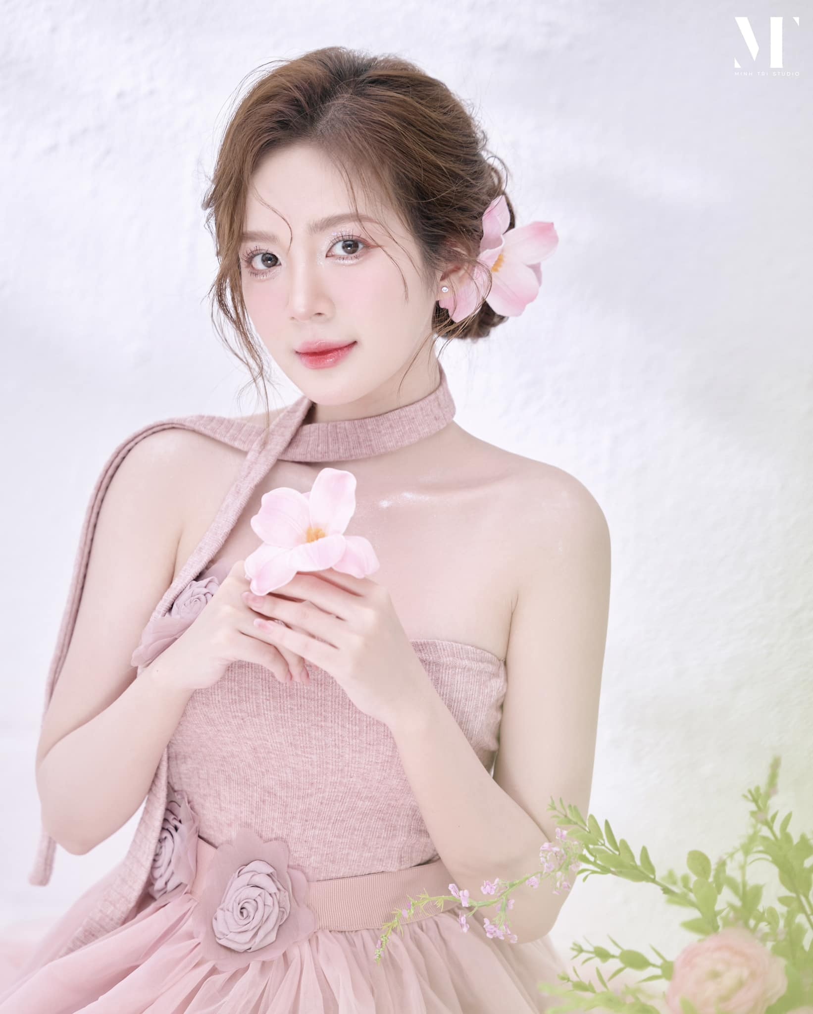 post-image-ngoc-huyen-va-dinh-tu-chinh-thuc-cong-khai-tinh-yeu-bang-man-cau-hon-ngot-ngao
