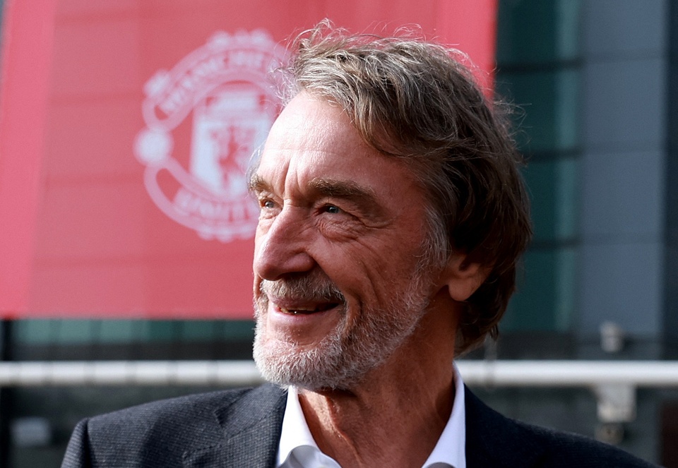 post-image-noi-bo-mu-luc-duc-vi-sir-jim-ratcliffe-keo-kiet-ve-xem-chung-ket-europa-league