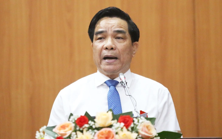 post-image-ong-le-van-dung-chu-tich-ubnd-tinh-quang-nam-nghi-huu-truoc-tuoi