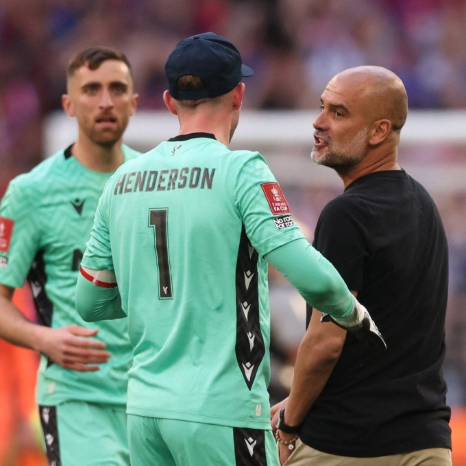 post-image-pep-guardiola-noi-gian-tu-choi-bat-tay-thu-mon-crystal-palace-sau-tran-thua