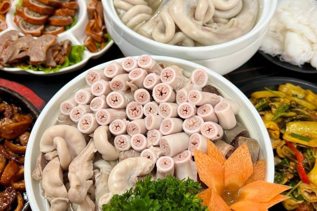post-image-quan-long-xe-dieu-noi-tieng-o-tphcm-tam-dung-hoat-dong-vi-kiem-tra-an-toan-thuc-pham