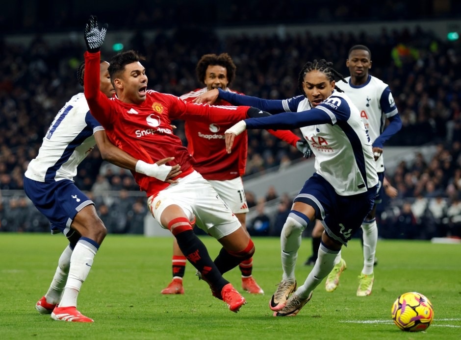 post-image-rio-ferdinand-phan-tich-tu-huyet-cua-man-utd-truoc-them-chung-ket-europa-league