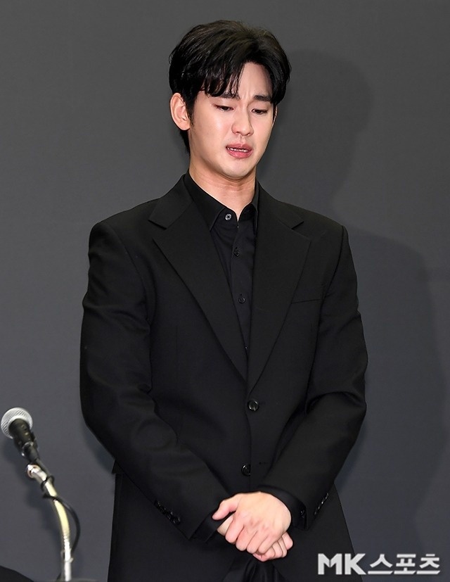 post-image-rung-dong-gia-dinh-kim-sae-ron-tung-doan-ghi-am-to-kim-soo-hyun-quan-he-khi-chua-thanh-nien