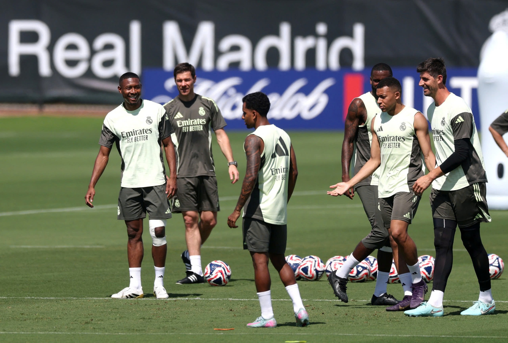 post-image-suc-hut-cua-real-madrid-tai-fifa-club-world-cup-chay-ve-tren-dat-my