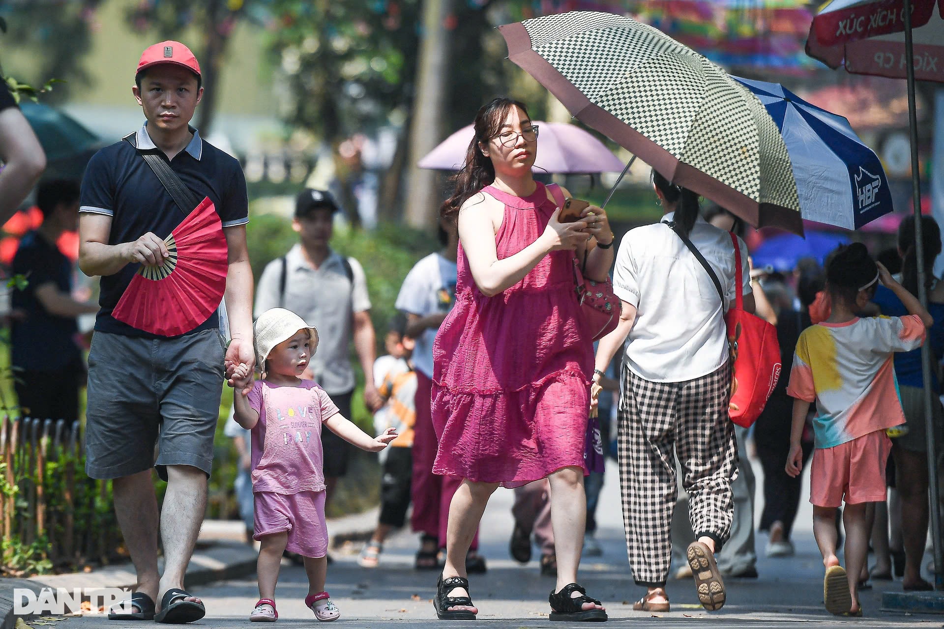 post-image-thoi-tiet-ngay-55-mien-bac-nang-nong-chieu-toi-co-mua-dong