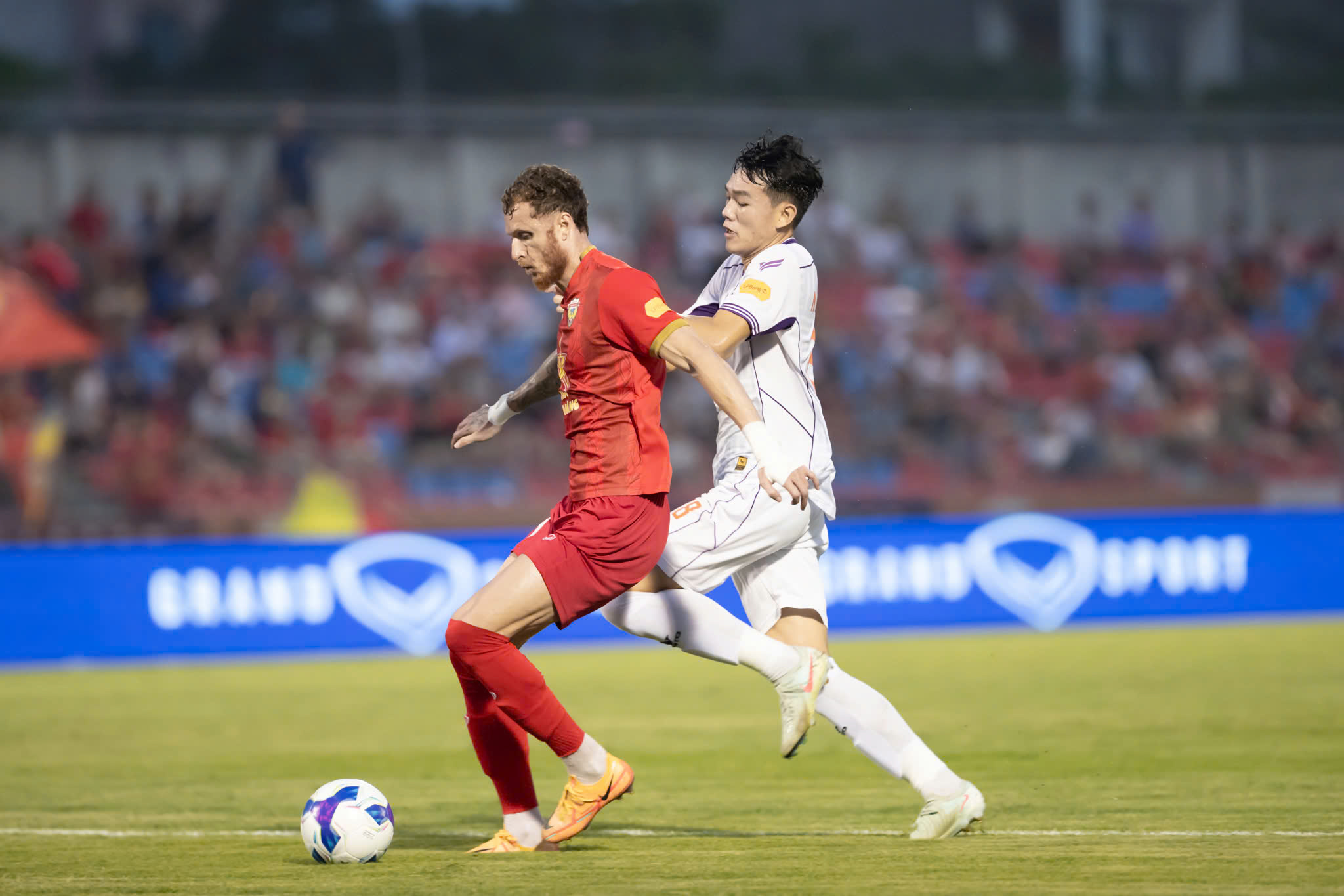 post-image-v-league-2024-2025-cu-hich-cho-bong-da-viet-nam-tu-nhung-tran-cau-dinh-cao