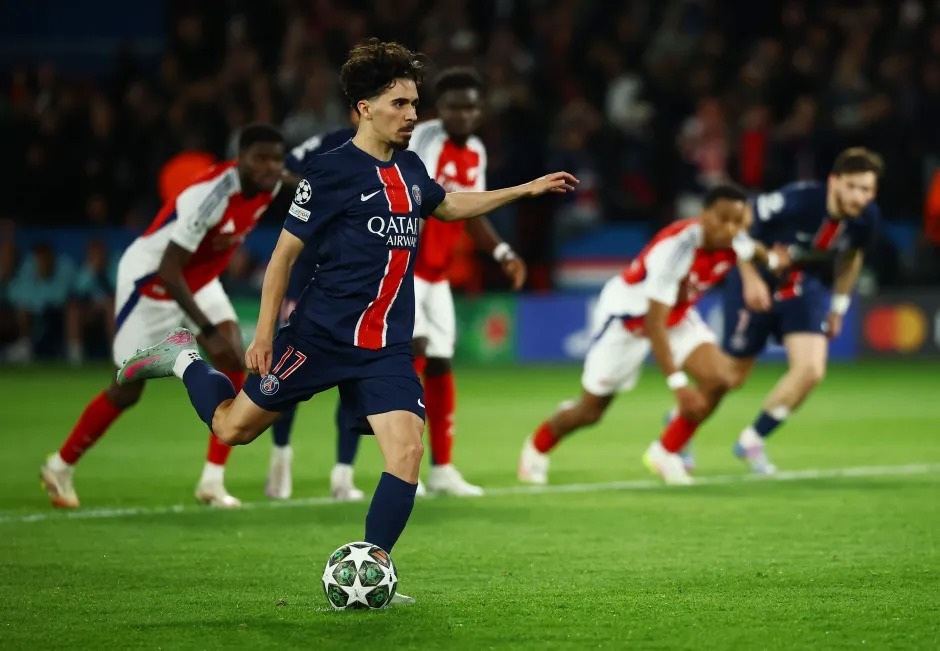 post-image-vitinha-cua-psg-hung-chiu-chi-trich-vi-da-hong-phat-den-truoc-arsenal