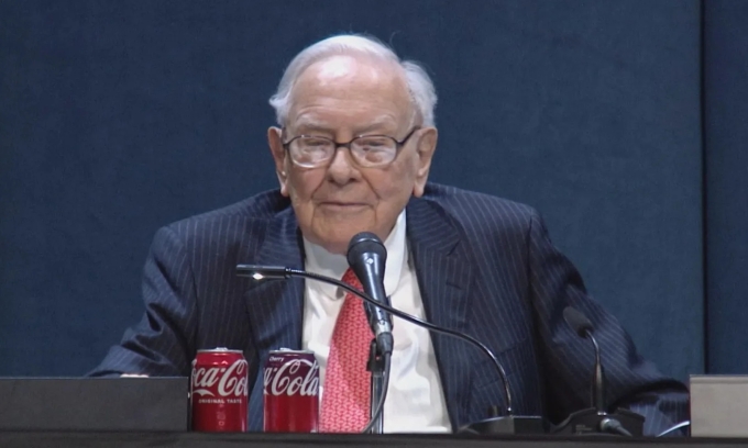 post-image-warren-buffett-canh-bao-thuong-mai-khong-nen-la-vu-khi