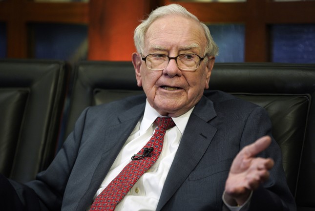 post-image-warren-buffett-gay-soc-khi-cong-bo-nguoi-ke-nhiem-tai-berkshire-hathaway
