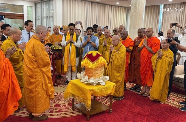 post-image-xa-loi-duc-phat-thich-ca-mau-ni-den-tphcm-chuan-bi-cho-dai-le-vesak-lien-hop-quoc-2025